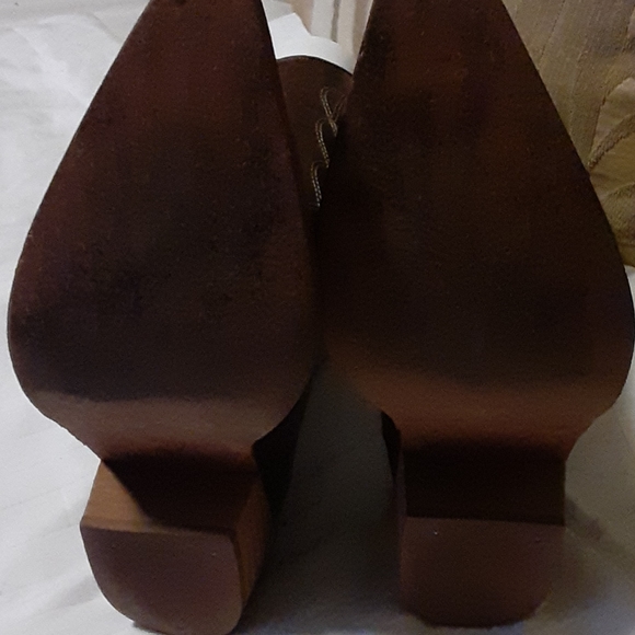 Boots - Picture 6 of 8